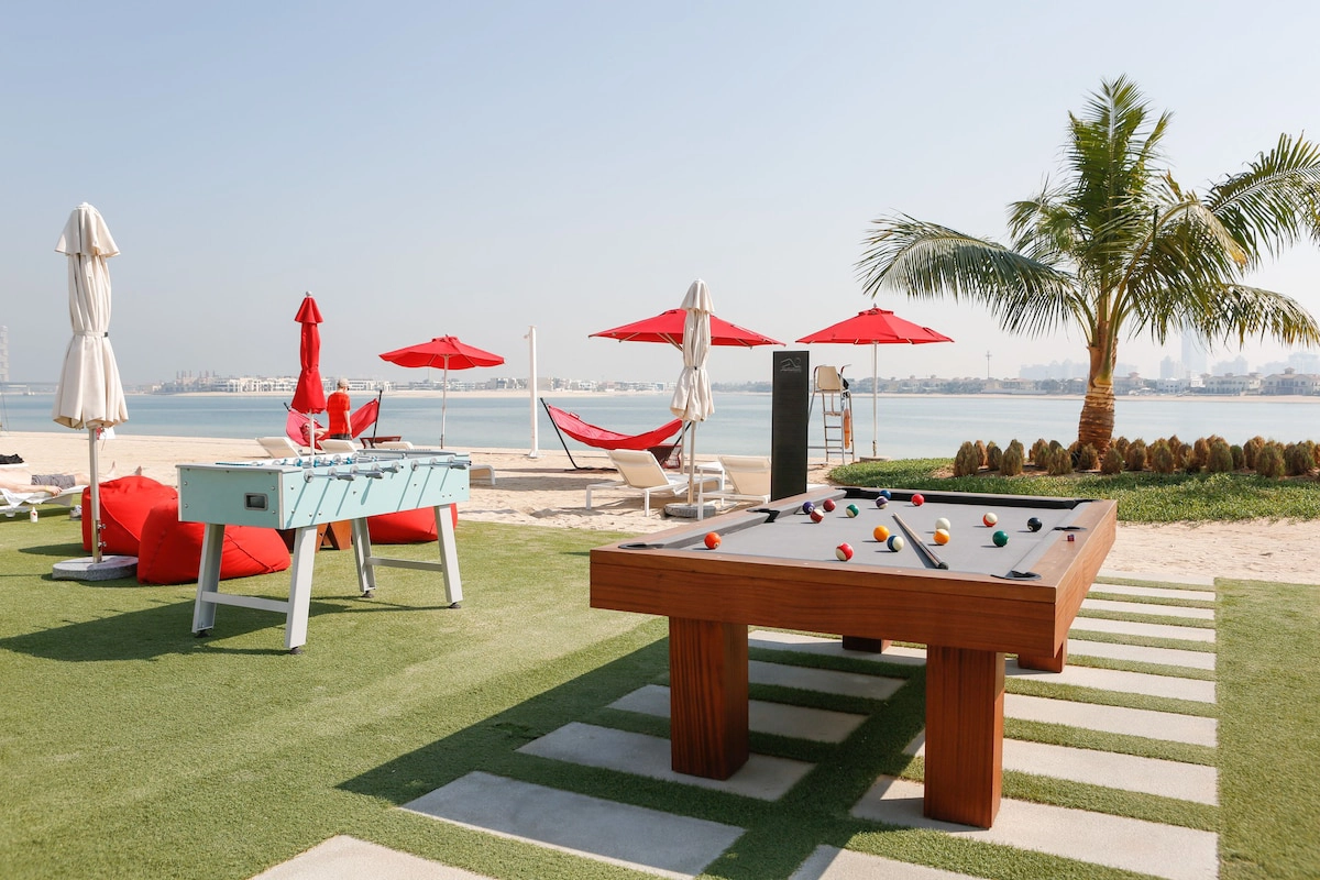 بیلیارد هتل د8 پالم جمیرا آکور دبی